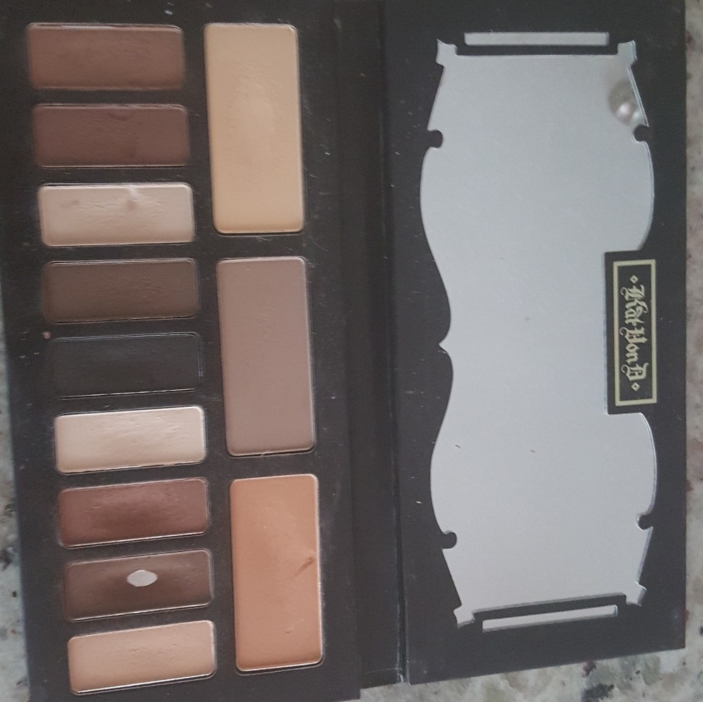 Kat Von D shade and light eye contour palette